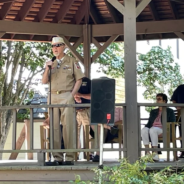 Georg Hambach speaking to the crowd