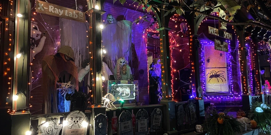 Halloween decorations on a house in Lambertville, NJ to make it look like a dead pet hospital